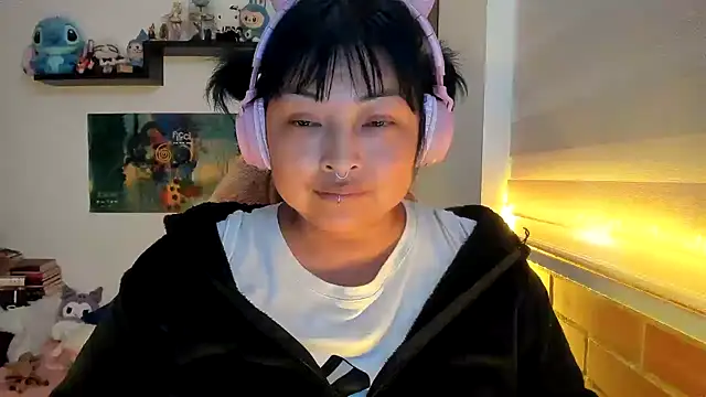 Shaddycute  online show from February 12, 2026, 7:53 pm