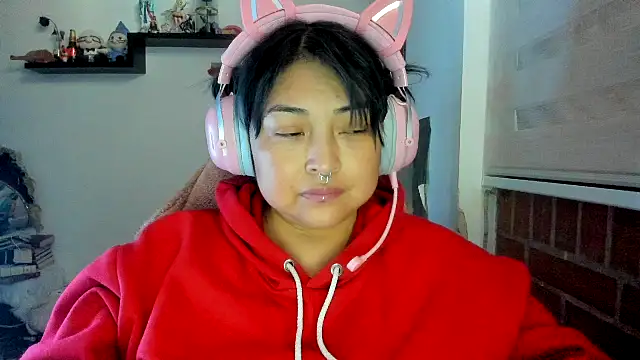 Shaddycute  online show from April 19, 2026, 11:42 am