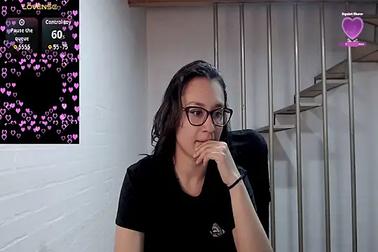 Jessie Desire online show from November 11, 2025, 2:11 am