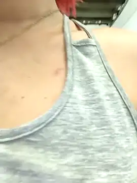 florecita9 online show from April 19, 2026, 4:50 pm