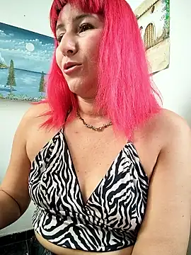 Snapshot of florecita9 chatting on June 17, 2026, 5:25 pm florecita9 online show from June 17, 2026, 5:25 pm