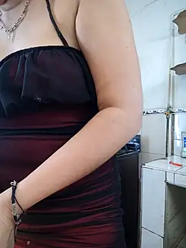 Snapshot of florecita9 chatting on July 4, 2026, 5:19 pm florecita9 online show from July 4, 2026, 5:19 pm