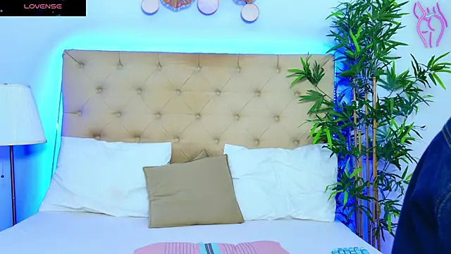 DaliyaArabian online show from September 9, 2025, 12:15 pm