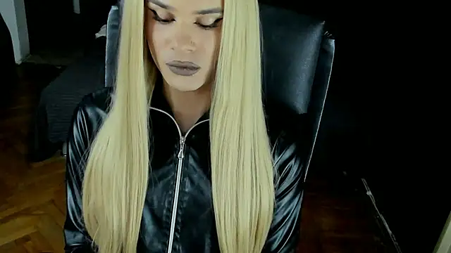 EvelynLexy online show from September 30, 2025, 5:18 pm