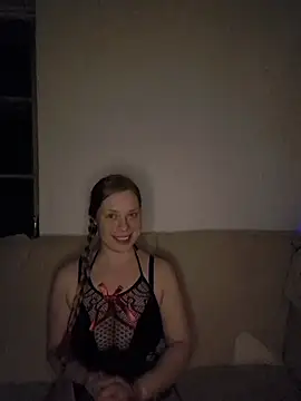 Snapshot of katiestevens chatting on December 19, 2025, 10:06 pm katiestevens online show from December 19, 2025, 10:06 pm