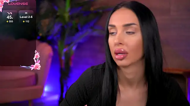 KairaAndrews online show from October 13, 2025, 6:52 pm