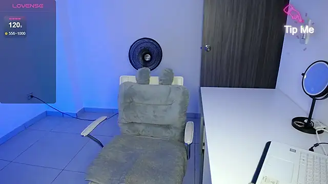 candydowson1 online show from January 11, 2025, 10:51 pm