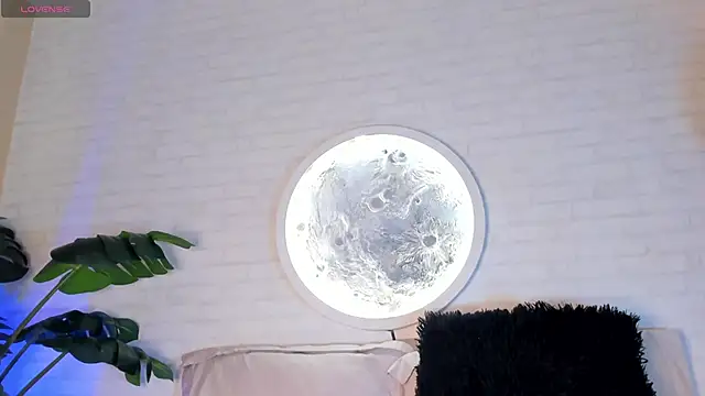 Elise Diamond online show from March 2, 2025, 9:21 am