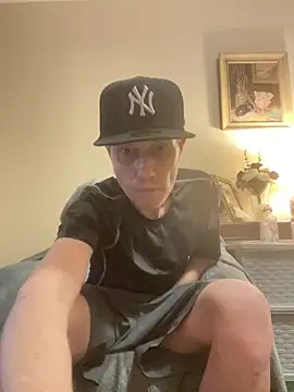 kollzCloudzz online show from April 5, 2026, 7:55 pm