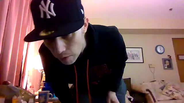 kollzCloudzz online show from April 8, 2026, 8:03 am