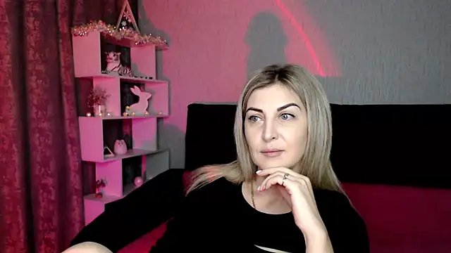 Amelia Harper online show from December 23, 2024, 2:50 pm