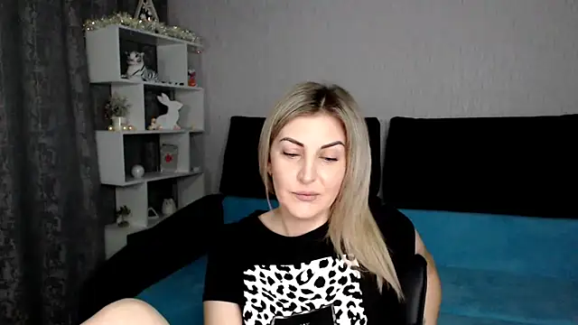 Amelia Harper online show from January 13, 2025, 2:42 pm