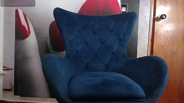 karenlennox1 online show from January 12, 2025, 5:13 am