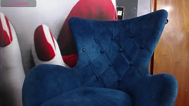 karenlennox1 online show from February 14, 2025, 6:23 am