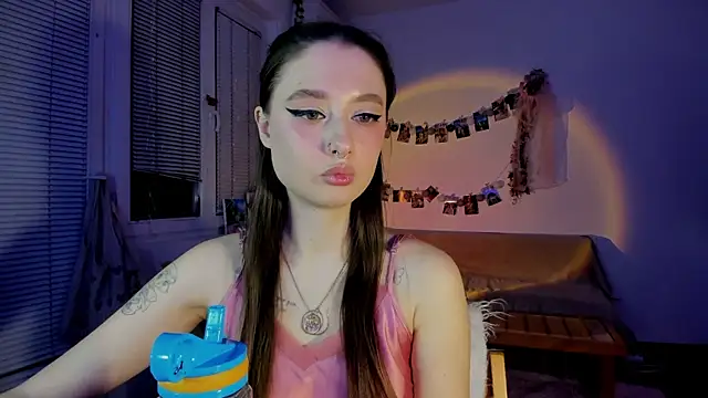 Jenny darling love online show from March 21, 2025, 7:02 pm