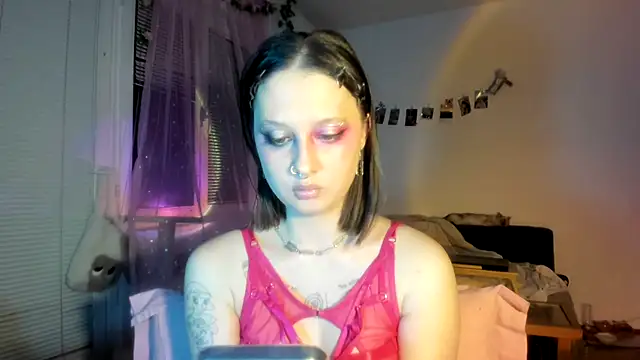 Jenny darling love online show from April 6, 2026, 7:48 pm