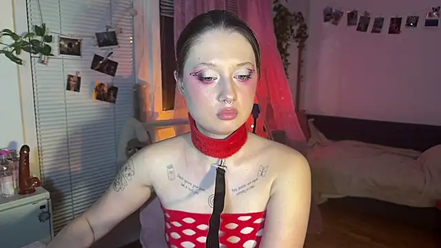 Snapshot of Jenny_darling_love chatting on May 6, 2026, 6:13 pm Jenny darling love online show from May 6, 2026, 6:13 pm