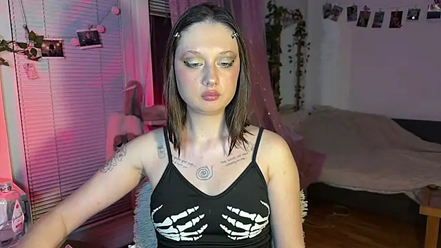Snapshot of Jenny_darling_love chatting on May 12, 2026, 8:06 pm Jenny darling love online show from May 12, 2026, 8:06 pm