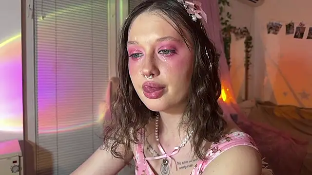 Snapshot of Jenny_darling_love chatting on July 24, 2026, 7:01 pm Jenny darling love online show from July 24, 2026, 7:01 pm