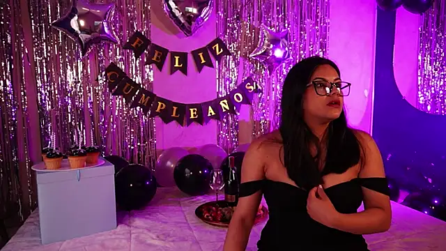 Sophia wilsonn  online show from April 21, 2026, 12:44 pm