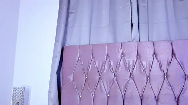 Ashley piinkk  online show from March 10, 2025, 3:45 am