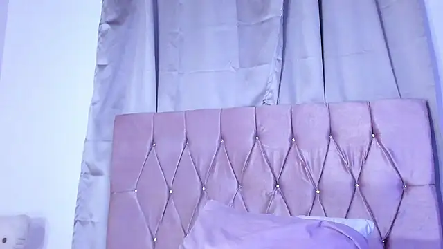 Ashley piinkk  online show from March 23, 2025, 1:31 am