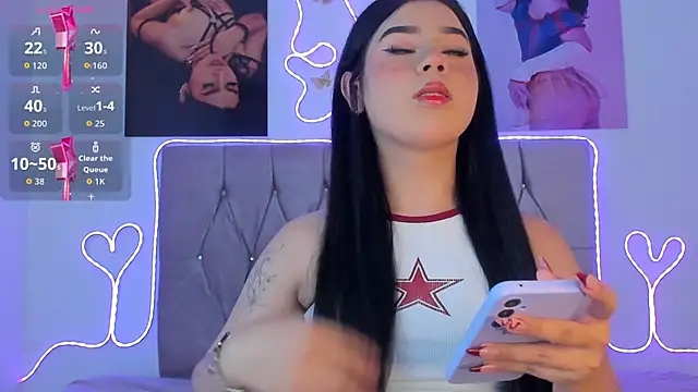 Snapshot of Ashley_piinkk_ chatting on April 29, 2026, 5:11 am Ashley piinkk online show from April 29, 2026, 5:11 am