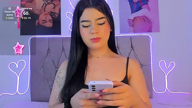 Snapshot of Ashley_piinkk_ chatting on May 4, 2026, 6:20 am Ashley piinkk online show from May 4, 2026, 6:20 am