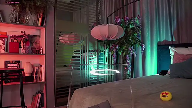 UmaTruewoman online show from January 6, 2025, 12:02 pm