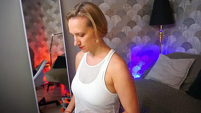 Snapshot of UmaTruewoman chatting on June 2, 2026, 5:53 am UmaTruewoman online show from June 2, 2026, 5:53 am