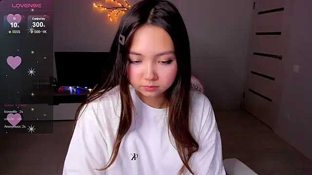 Fluffy Rose online show from September 28, 2025, 2:33 pm