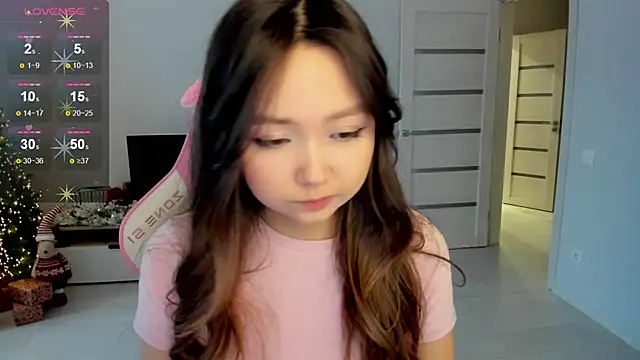 Fluffy Rose online show from December 16, 2025, 3:22 am