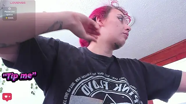 bonnie moon  online show from September 12, 2025, 5:46 pm