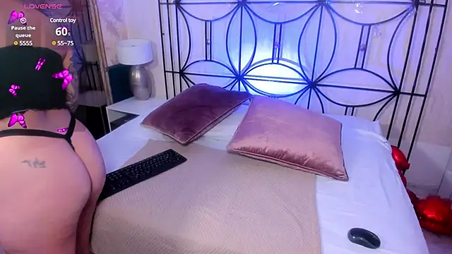 Paiige peach online show from February 15, 2025, 11:17 am