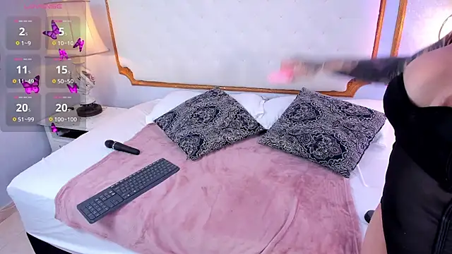 Paiige peach online show from September 17, 2025, 7:48 pm