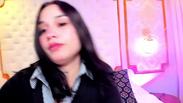 Kayla stern  online show from January 23, 2025, 11:04 am