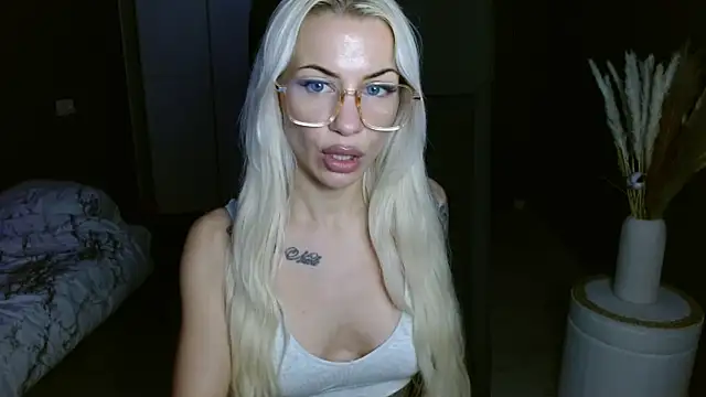 JuicyJanexo online show from March 7, 2025, 5:08 am