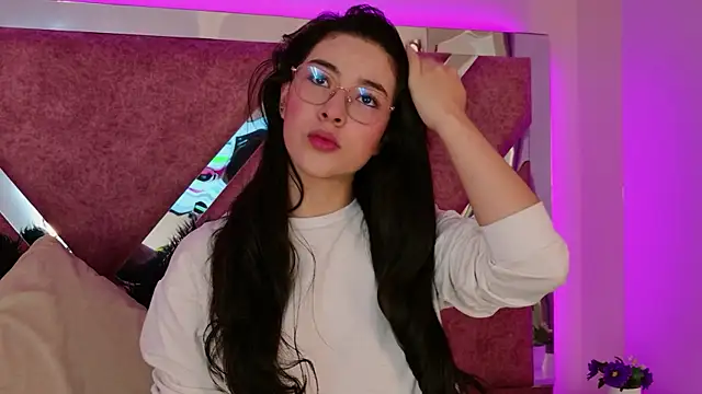 Susa1userma  online show from April 8, 2026, 11:32 am