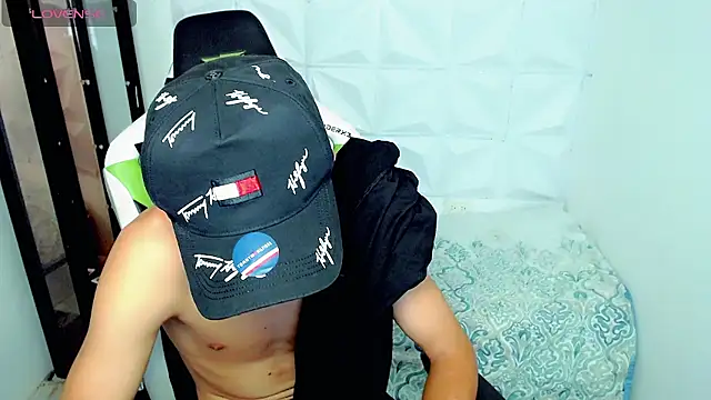 bby santi online show from December 4, 2024, 4:27 pm