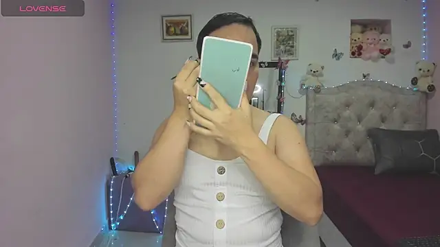 tania lucia1 online show from September 13, 2025, 9:25 pm