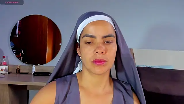 ClaraMariaMon online show from March 13, 2025, 1:18 pm