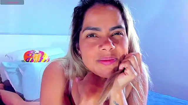 ClaraMariaMon online show from March 22, 2025, 7:31 pm