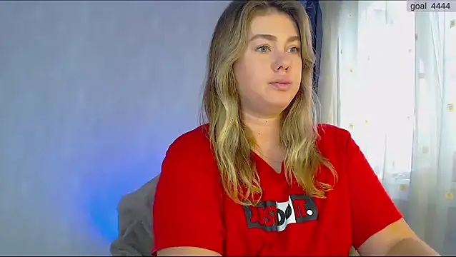 SuchCute online show from November 3, 2025, 3:08 am