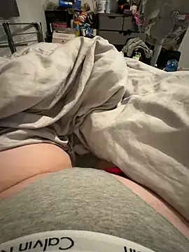 honeyyy24 online show from December 10, 2024, 4:27 pm