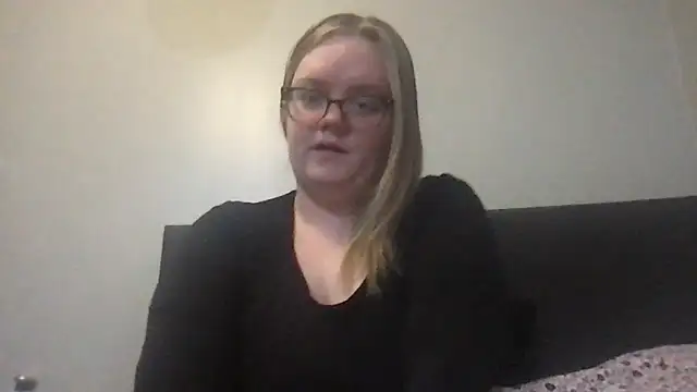 honeyyy24 online show from January 31, 2026, 7:11 pm