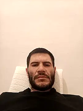 Gigolo4040 online show from January 18, 2025, 11:55 pm