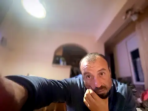 Nikolaiyy online show from November 3, 2025, 11:37 pm