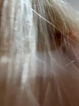 Lolitaxlola online show from September 28, 2025, 12:10 pm