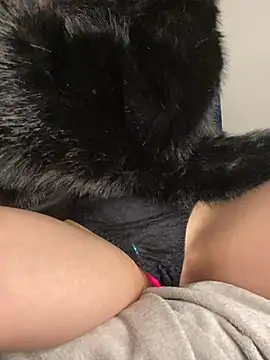 Lolitaxlola online show from April 16, 2026, 6:41 pm