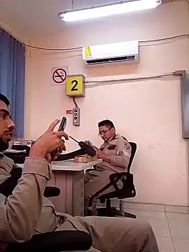 Snapshot of EnriquePersian197 chatting on January 27, 2025, 6:09 pm EnriquePersian197 online show from January 27, 2025, 6:09 pm